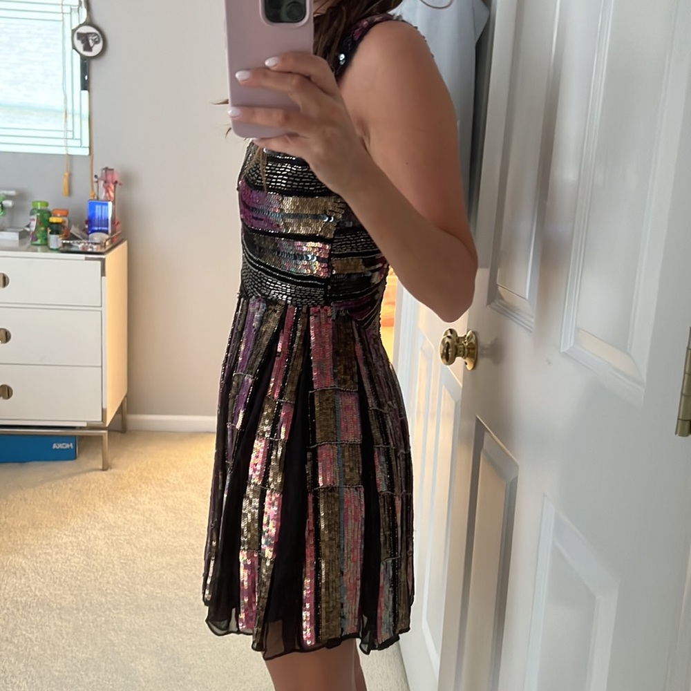 SEQUINED Parker Sonia Cocktail / Party Dress - Picture 7 of 8